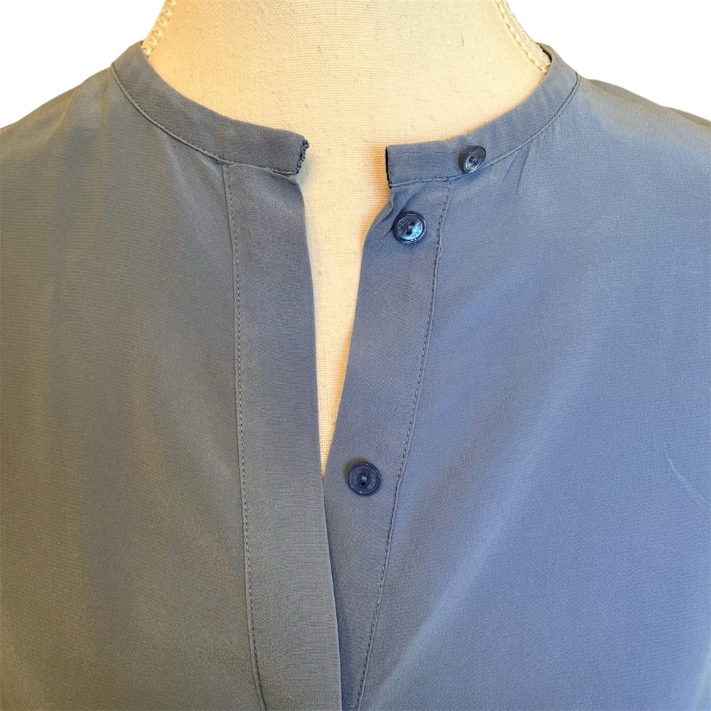 Vince Silk Colorblock Sleeveless Blouse in Blue. SP Small Petite - Picture 8 of 11
